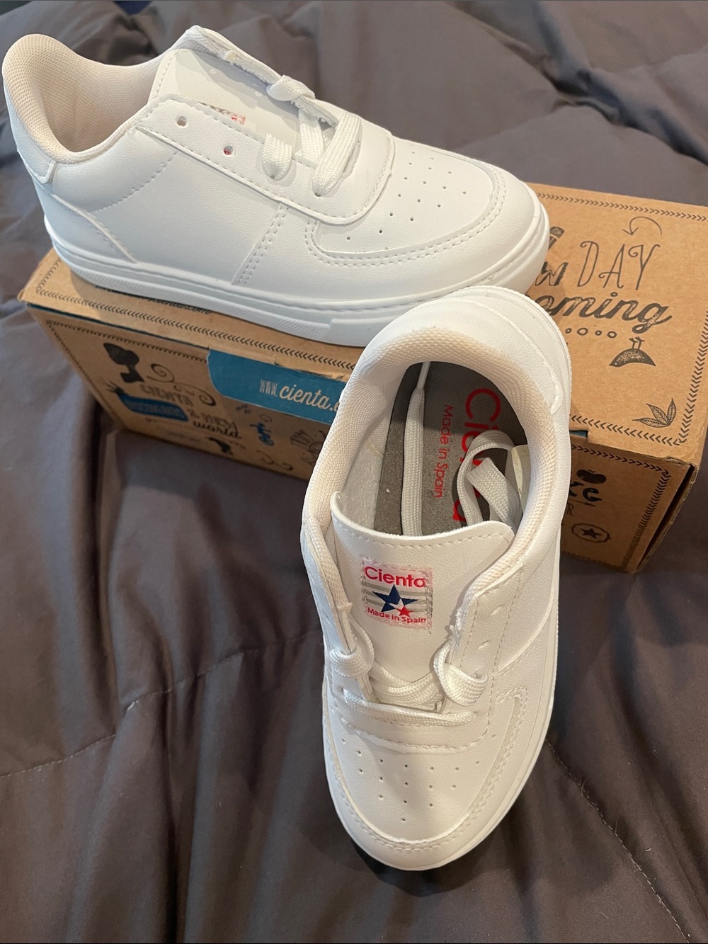 Cienta White Low-Top Kids' Sneakers